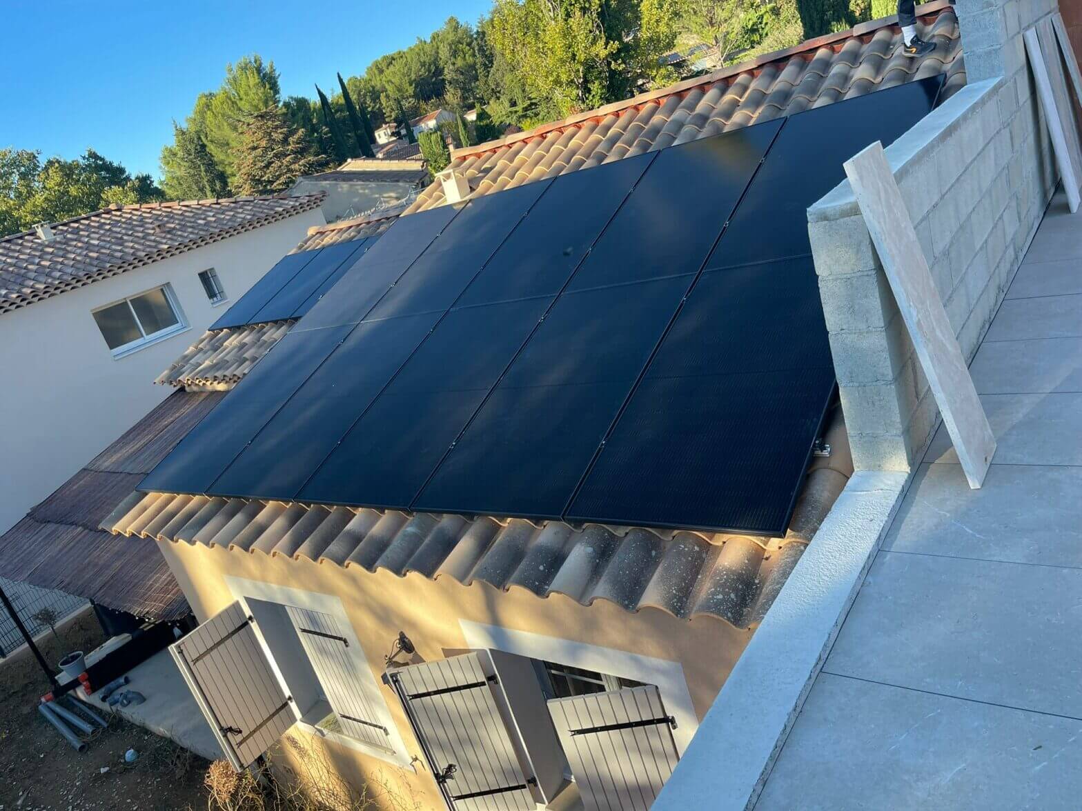 Installation photovoltaïque, en autoconsommation, d’une puissance de 7 kWc à Aix-en-Provence  (13)